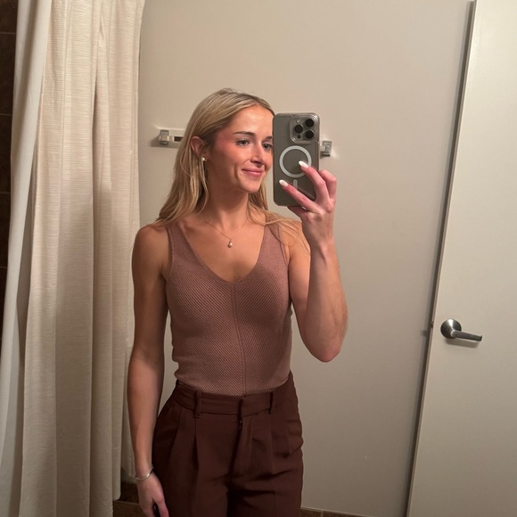 Abercrombie Knit V Neck Tank Top - Picture 5 of 5